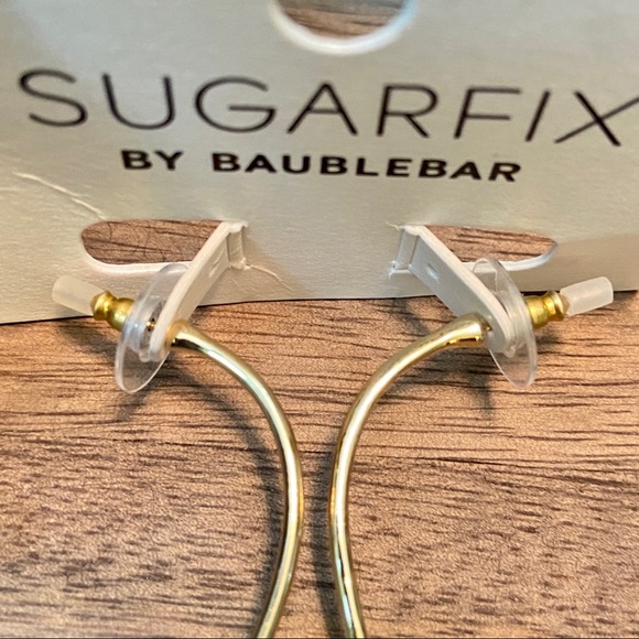 Leaf Earrings Green - Picture 5 of 6